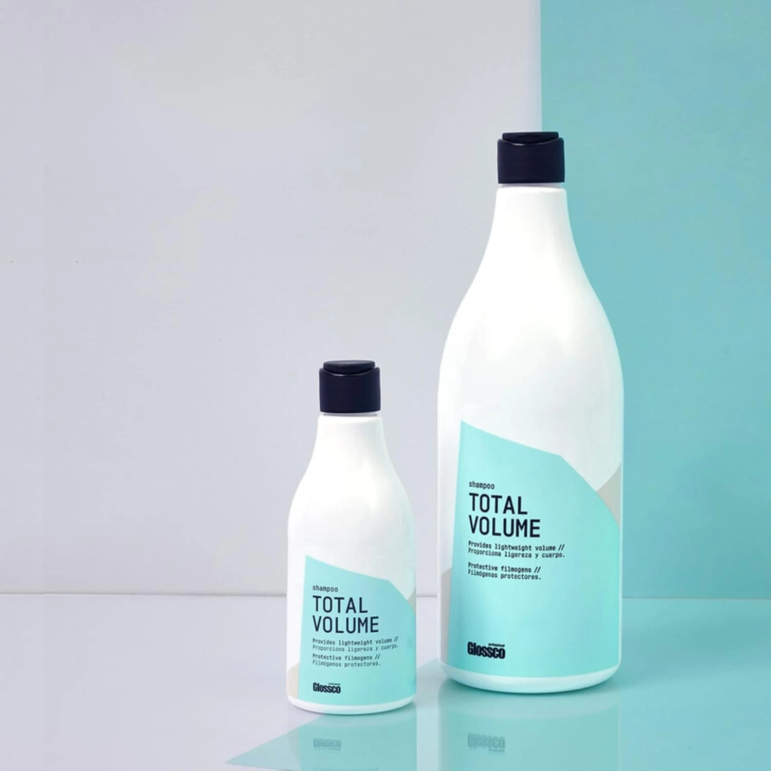 Șampon pentru volum Glossco Total Volume Shampoo pentru curățarea blândă, oferirea de lejeritate și menținerea aerată a părului fin. 